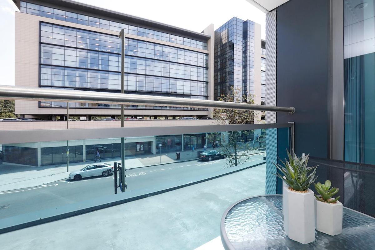 Redhill Queensgate - Modern 1 Bedroom Apartment Exteriör bild